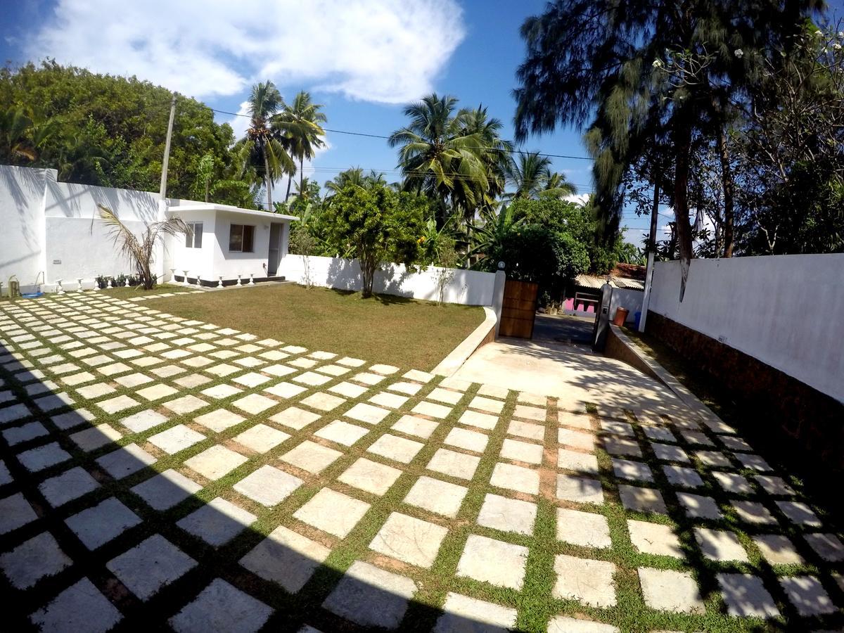 Ramon Beach Resort Ambalangoda  Bagian luar foto