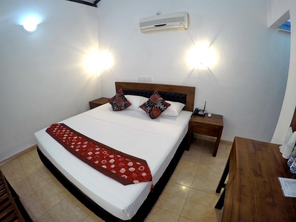 Ramon Beach Resort Ambalangoda  Bagian luar foto
