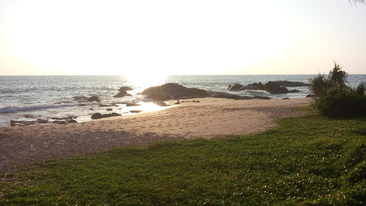 Ramon Beach Resort Ambalangoda  Bagian luar foto