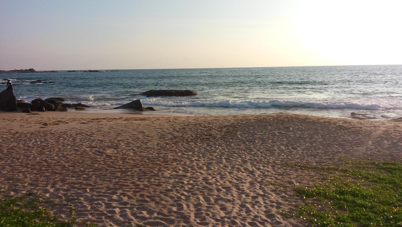 Ramon Beach Resort Ambalangoda  Bagian luar foto