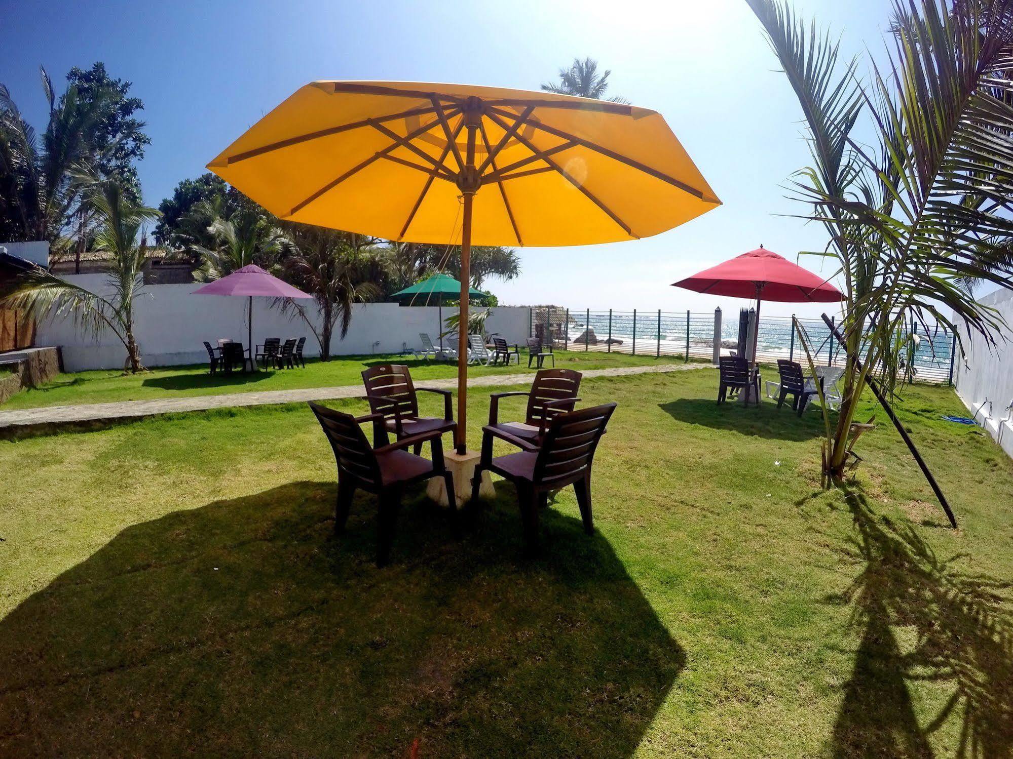 Ramon Beach Resort Ambalangoda  Bagian luar foto