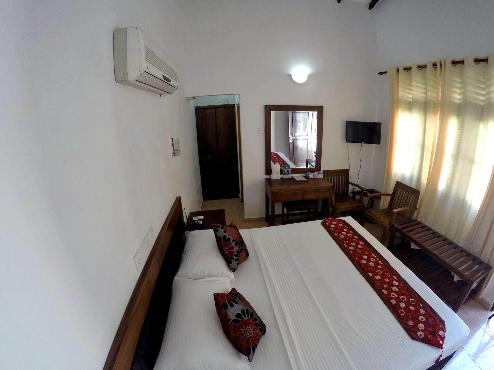 Ramon Beach Resort Ambalangoda  Bagian luar foto