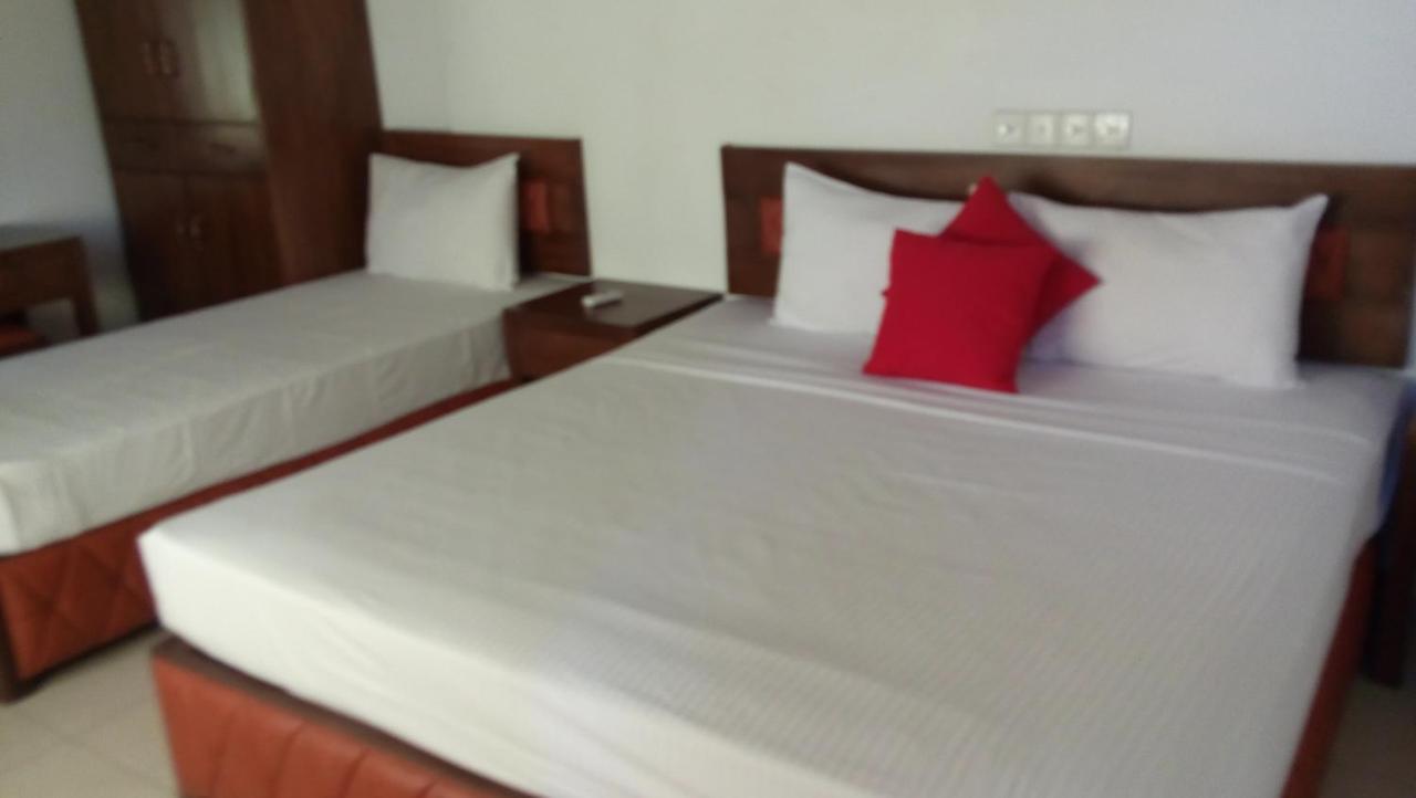 Ramon Beach Resort Ambalangoda  Bagian luar foto